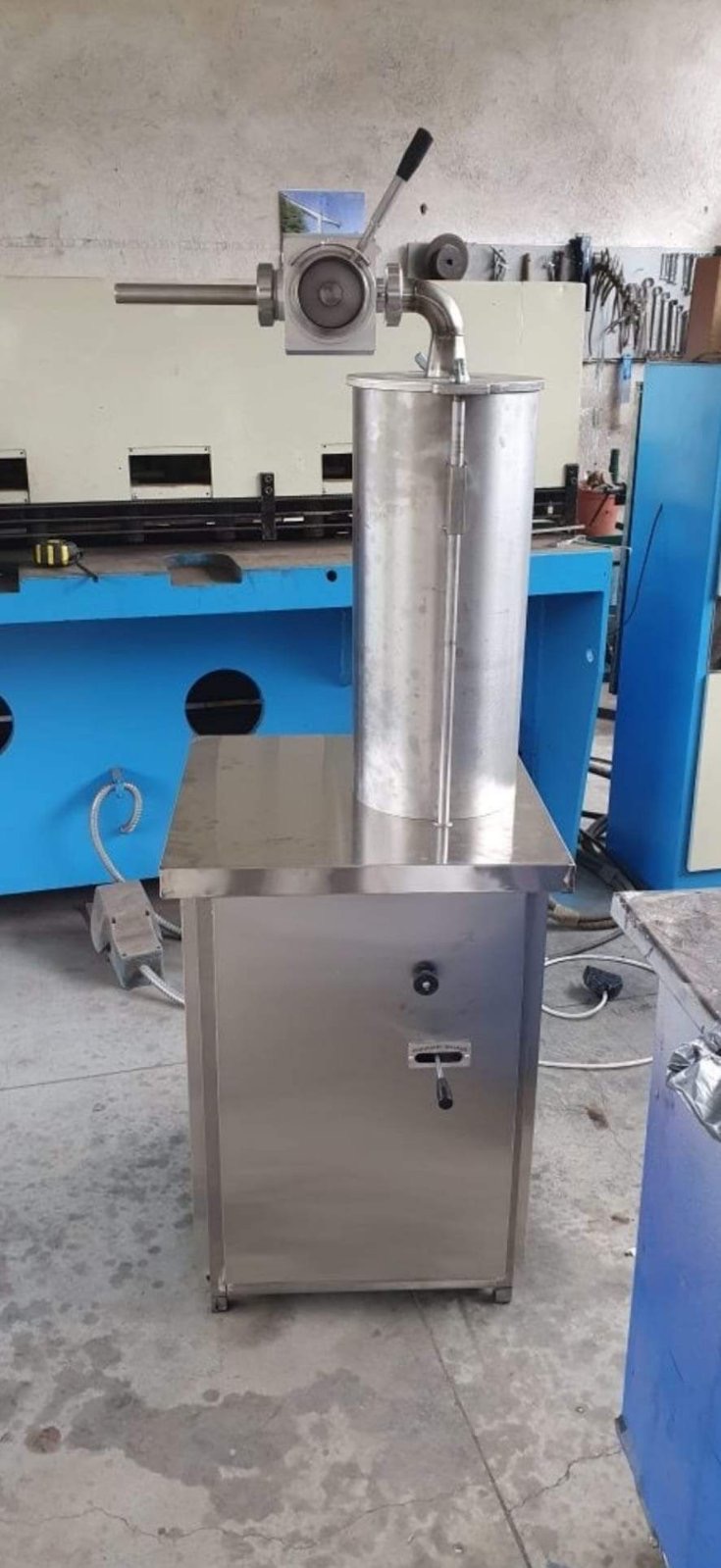 Хидравлична бутална пълначна машина